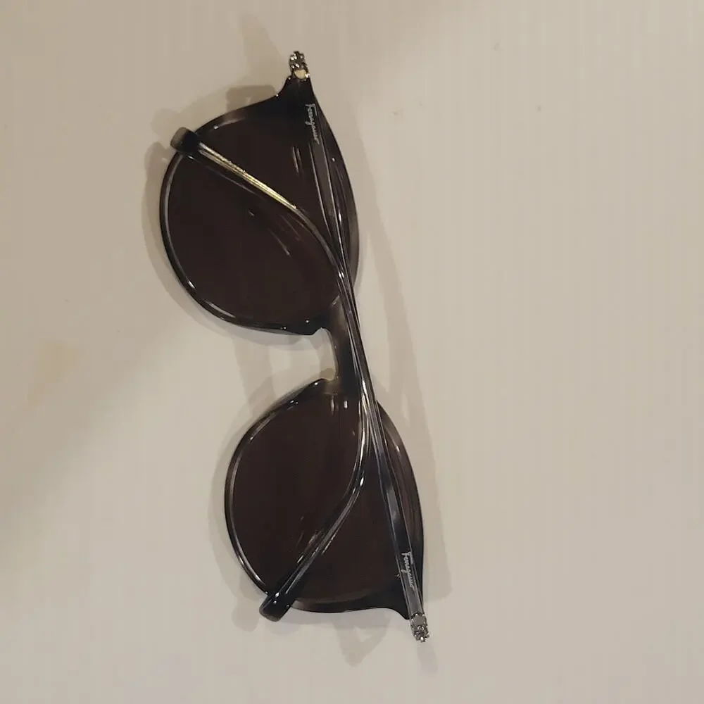 Salvatore Ferragamo SF911S 002 Brown Tortoise Sunglasses 53x18x145 Made in Italy